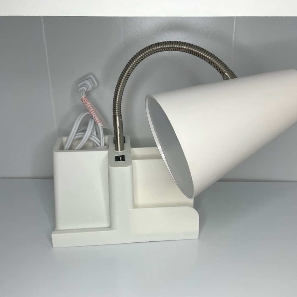 Target Organizer LED Desk Lamp